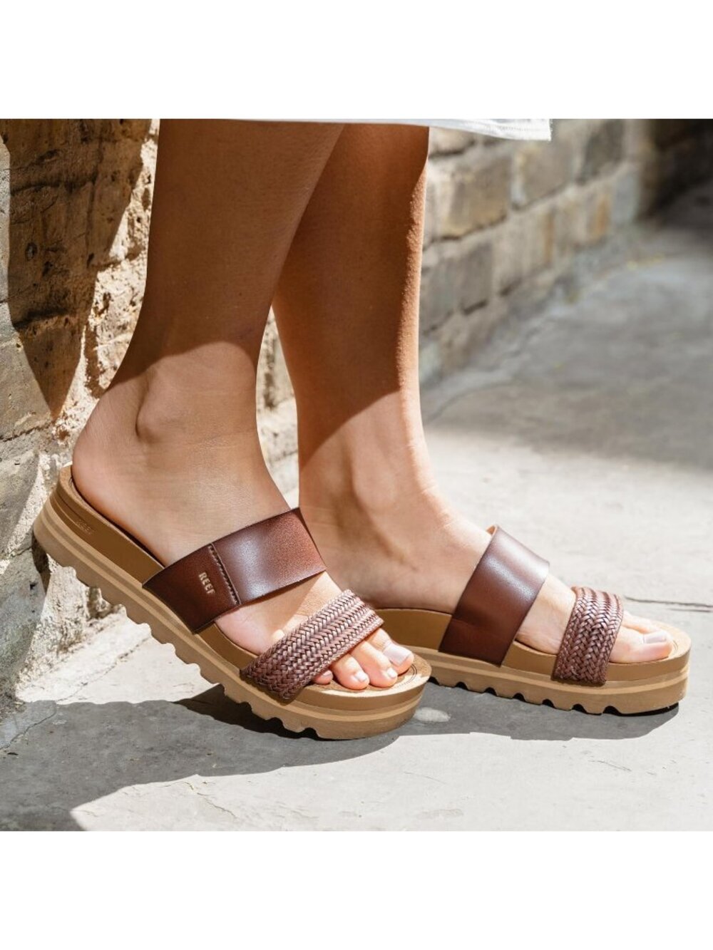 Women's Chocolate Arch Support Ultra Soft Cushion Footbed Platform Sandal Shoes - Picture 2 of 6